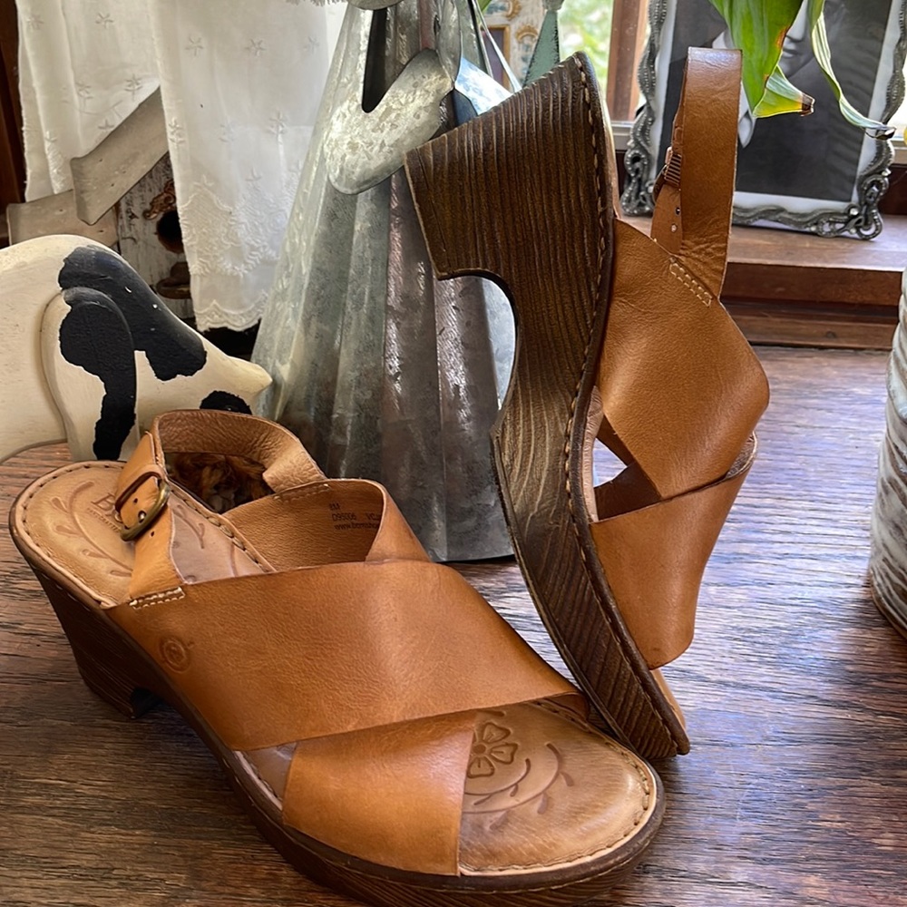 Born Platform Sandals